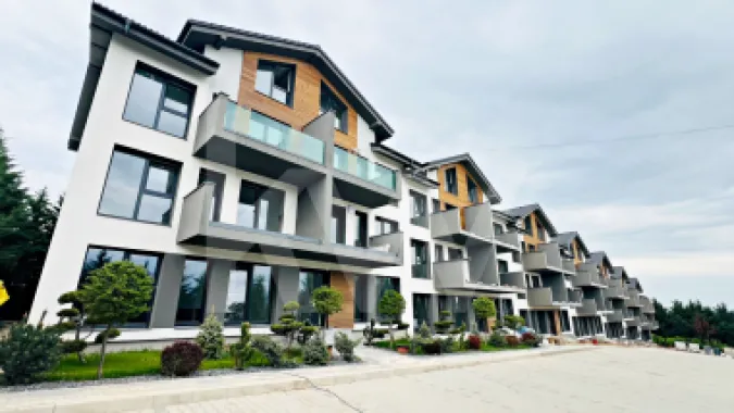 Apartament 3 camere, două băi, curte 50 mp -Natura la tine acasă! Cristian-SiBiU