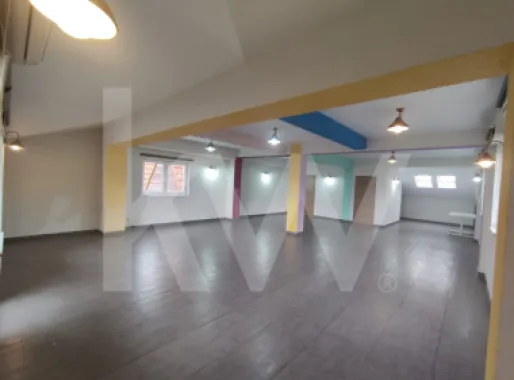 Spațiu de închiriat 80 mp utili pretabil pentru diverse activități