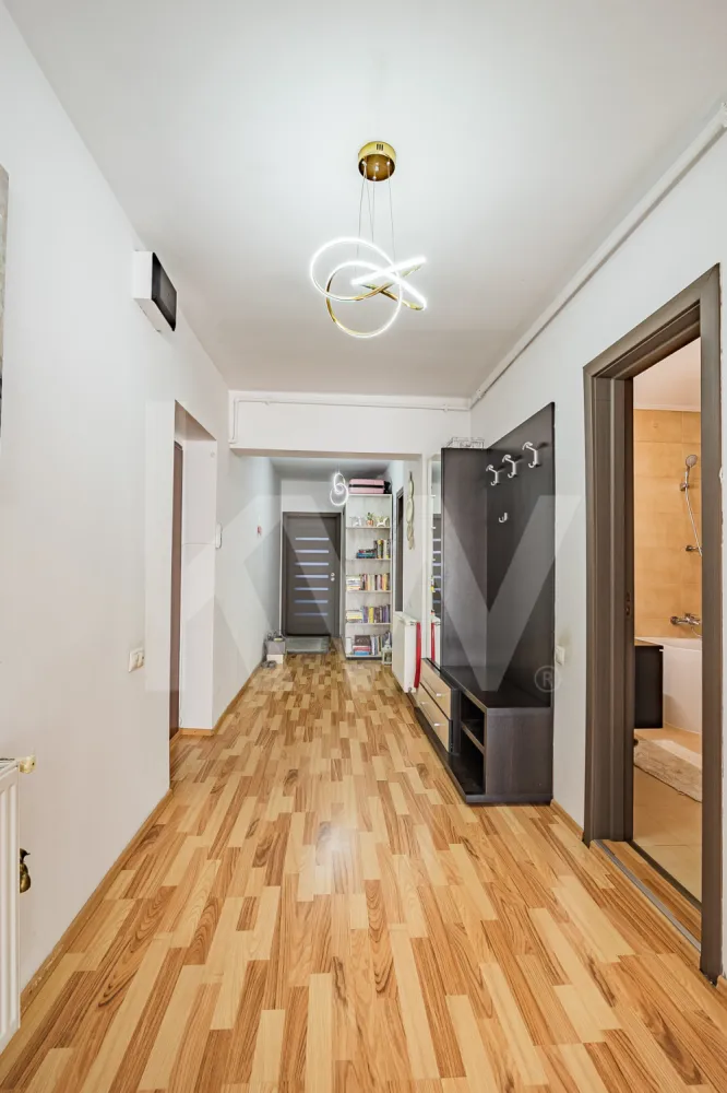 Apartament 3 camere - Etaj 1 - str. Lupeni - mobilat si utilat