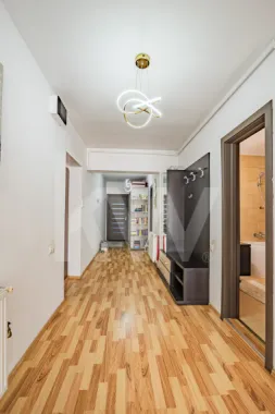 Apartament 3 camere - Etaj 1 - str. Lupeni - mobilat si utilat