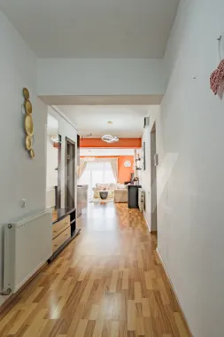 Apartament 3 camere - Etaj 1 - str. Lupeni - mobilat si utilat