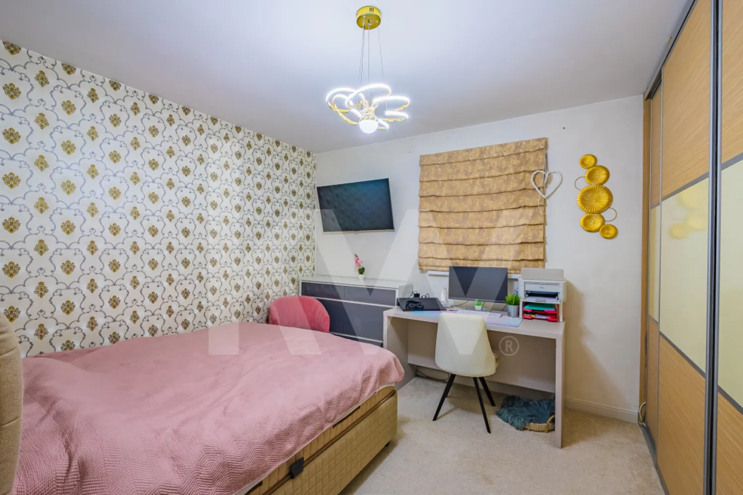 Apartament 3 camere - Etaj 1 - str. Lupeni - mobilat si utilat