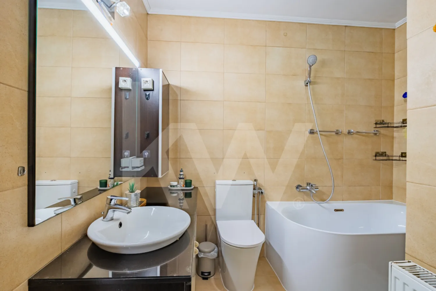Apartament 3 camere - Etaj 1 - str. Lupeni - mobilat si utilat