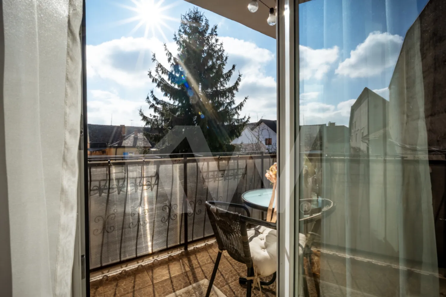 Apartament 3 camere - Etaj 1 - str. Lupeni - mobilat si utilat