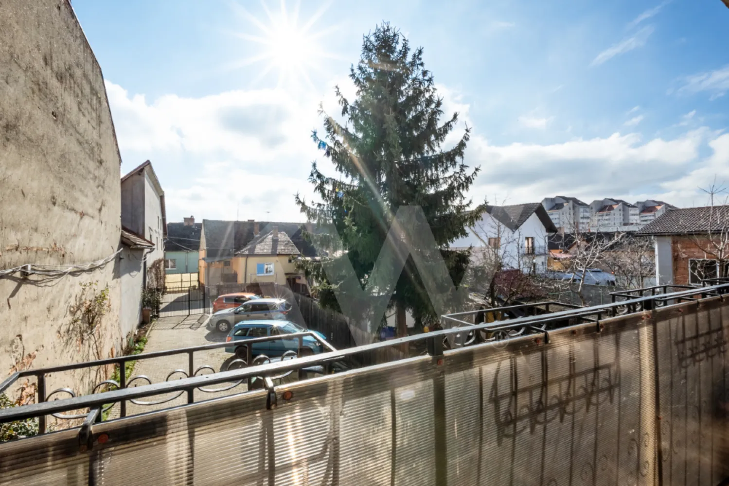 Apartament 3 camere - Etaj 1 - str. Lupeni - mobilat si utilat
