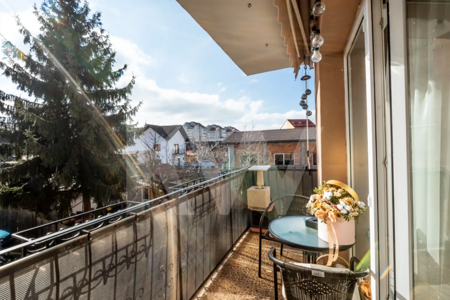 Apartament 3 camere - Etaj 1 - str. Lupeni - mobilat si utilat