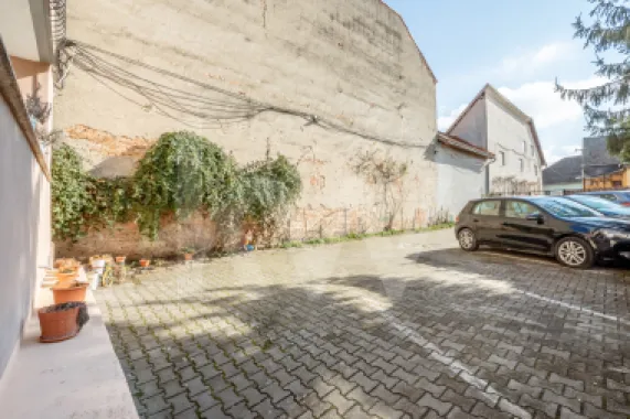 Apartament 3 camere - Etaj 1 - str. Lupeni - mobilat si utilat