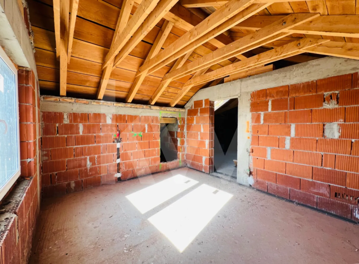 Casa unifamilială mare 5 cam, garaj, curte. Întabulată. Fughiu Oradea