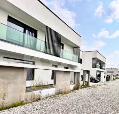 De vânzare casă tip duplex cu garaj în Selimbăr, Sibiu – construcție premium