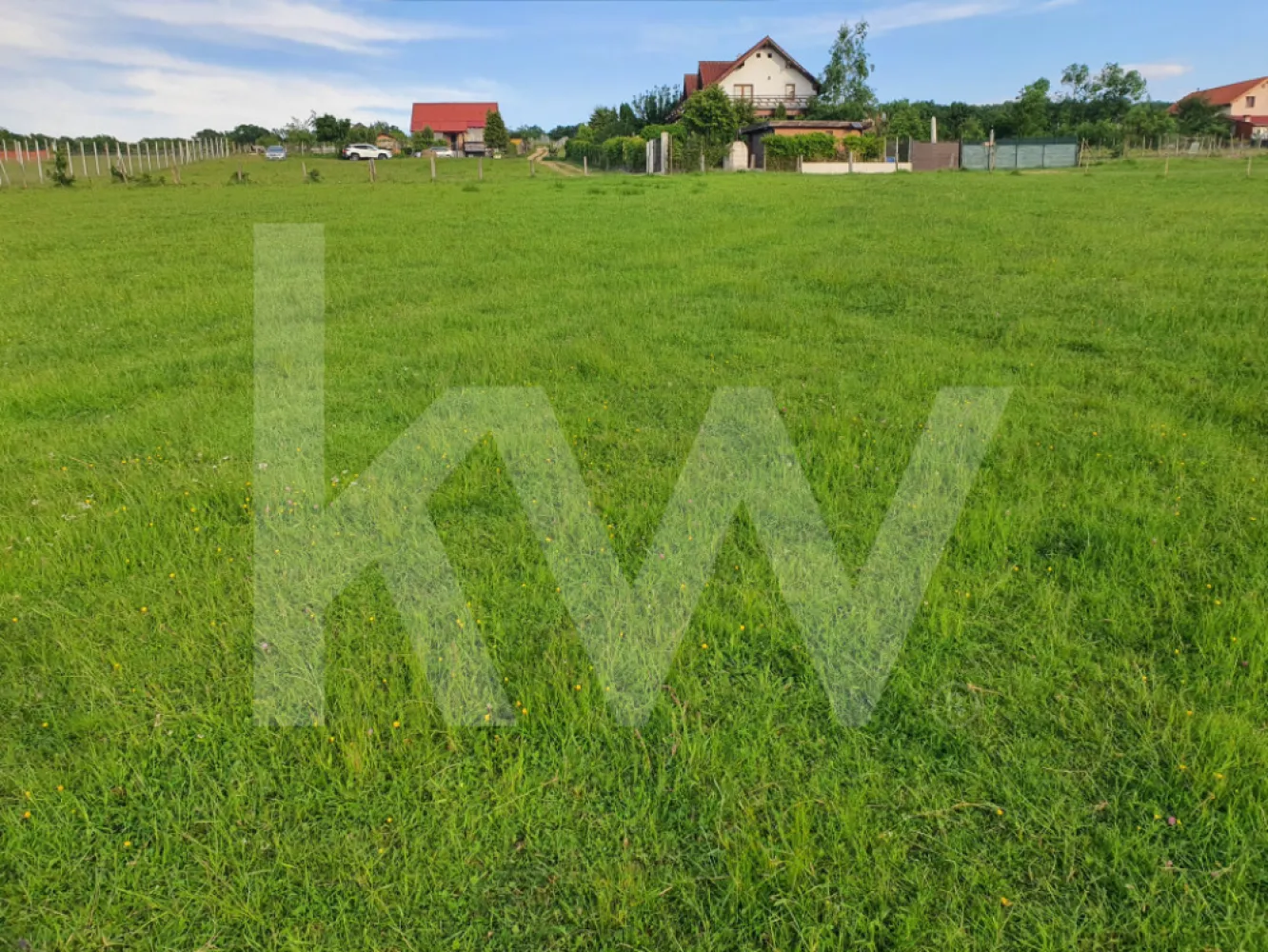 Teren intravilan, 1450 mp de vânzare în Cisnadie, zona Soma -Investiție ideală! - Vând teren intravilan cu o suprafață de 1450 mp, situat în Cisnadie, zona Soma, cu deschidere de 28 ml. Terenul este ideal pentru investiții, având potențial pentru diverse proiecte de dezvoltare.

Caracteristici principale:

Suprafață: 1450 mp
Deschidere: 28 ml
Tip teren: Intravilan
Localizare: Cisnadie, zona Soma
Coordonate GPS: 45°43'47"N 24°10'40"E

Beneficii:

           Locație excelentă în zona Soma, aproape de facilități și servicii
           Ideal pentru dezvoltare rezidențială sau comercială
           Investiție sigură cu potențial de apreciere în timp
Contact:
Pentru mai multe detalii și vizionări, vă rugăm să ne contactați.

Nu ratați ocazia de a investi într-un teren cu potențial ridicat în Cisnadie!