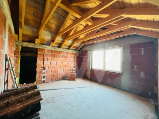 Casa unifamilială mare 5 cam, garaj, curte. Întabulată. Fughiu Oradea