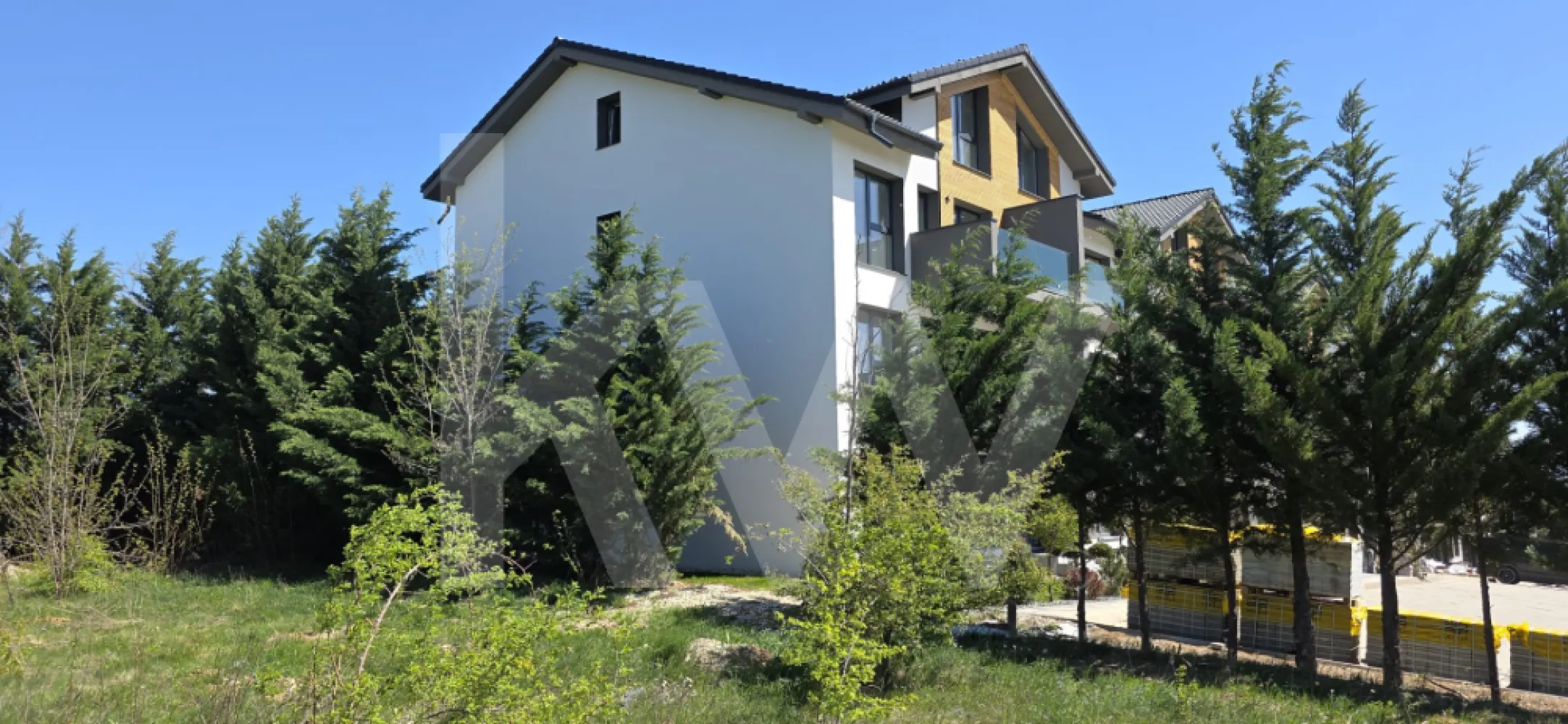 Apartament 3 camere, două băi, terasa 7 mp.-Natura la tine acasă! Cristian-SiBiU