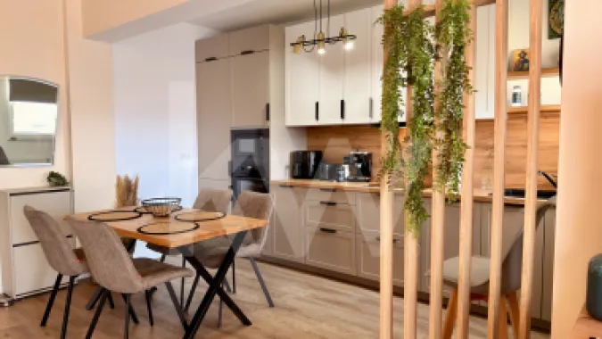 Prima închiriere | Apartament superb 2 camere | balcon mare + parcare