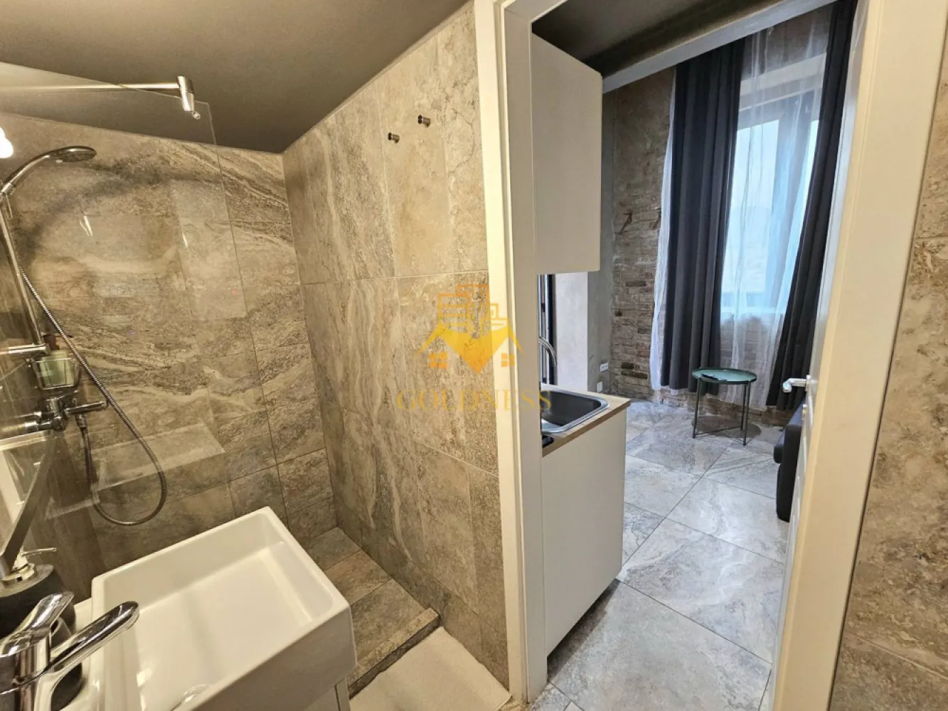 Studio tip loft, UltraCentral, Piața Muzeului, Piața Mihai Viteazul