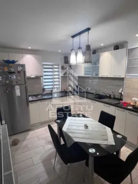 Apartament cu 3 camere, 2 bai, de inchiriat, Timisoara, zona UMT