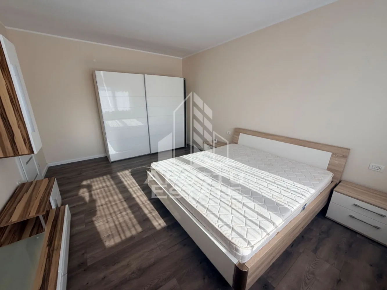Apartament cu 2 camere, de inchiriat, Giroc, Parcare