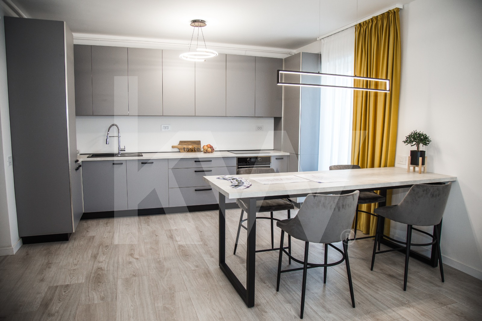 Apartament 4 camere