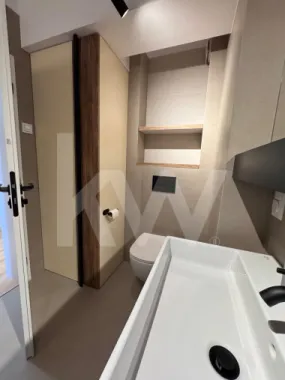 Apartament premium cu 3 camere – design personalizat și terasă spațioasă
