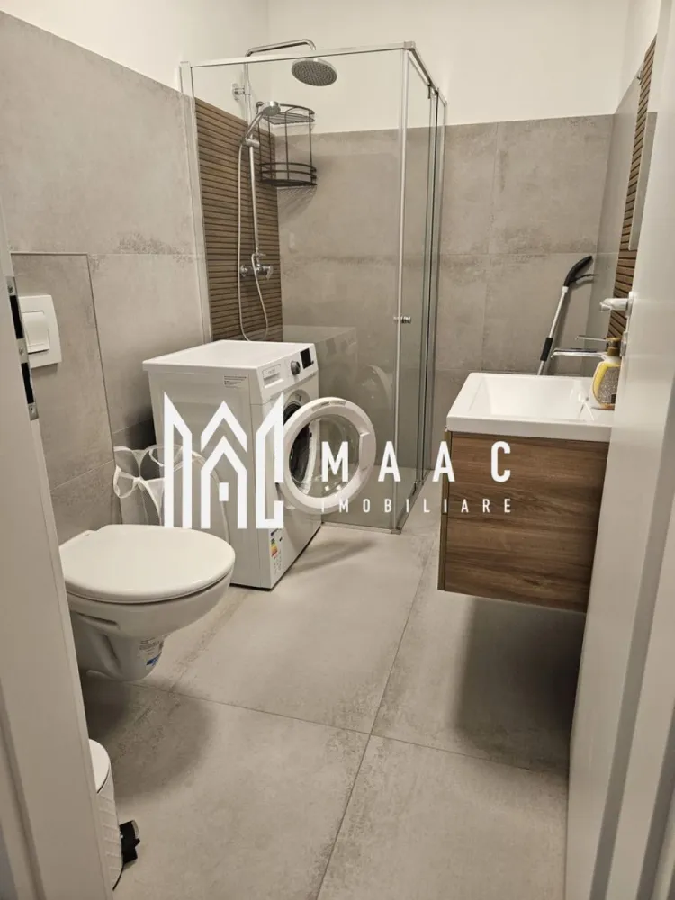 Apartament 2 camere I Decomandat I Etaj 1 I Parcare I Deventer - MAAC Imobiliare propune spre închiriere un apartament cu 2 camere, situat la etajul 1 al unui imobil din cartierul Deventer, Sibiu.

Caracteristici ale apartamentului
Suprafață utilă: 49 mp

Compartimentare decomandată:
living
bucătărie închisă
dormitor
baie
hol de acces
balcon

Stare și dotări
apartament nou, mobilat și utilat complet
loc de parcare disponibil

Nu se acceptă animale de companie
La inițierea contractului se percepe garanție în valoarea unei chirii lunare.

Pentru mai multe detalii, contactați MAAC Imobiliare și menționați ID CP3136698.