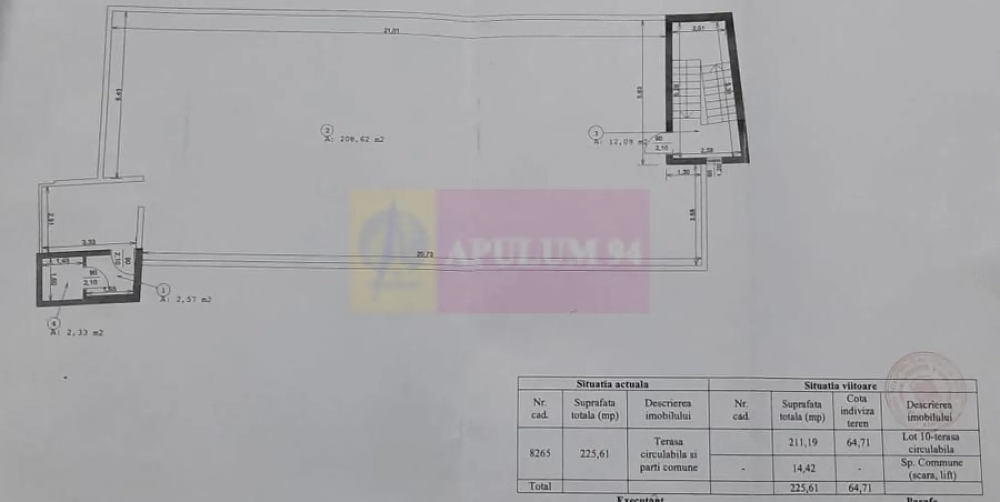 Unirii-Camera de Comert, Rooftop-Penthouse scara privata-lift, 460mp - VA oferim spre vanzare un penthouse+rooftop disponibile în centrul Bucureștiului in zona ultracentrala Camera de Comert, potrivit pentru afacerea ta sau rezidential. Cu o suprafata de 469mp constructie din 2010.
Apartamentul ocupă ultimul nivel al clădirii și beneficiază de acces direct cu liftul în zona de living, oferind intimitate și exclusivitate rar întâlnite. (acesta se poate transforma cu usurinta intr-o sala open space)
Caracteristici principale
 • 253 mp suprafață apartament
 • 211 mp rooftop privat (cu posibilitate de inaltare conform PUZ)
 • aproximativ 469 mp 
 • lift cu acces direct în apartament
 • 4 dormitoare
 • living generos
 • 2 băi
 • minim 2 locuri de parcare
 • finisaje din marmură
Rooftop privat de 211 mp
Terasa a fost amenajată ca spațiu de relaxare și socializare, cu zone lounge, vegetație ornamentală și iluminat ambiental.
De aici se pot admira repere importante ale Bucureștiului
Poate reprezenta o oportunitate pentru:
 • locuință premium;
 • reprezentanță de companie;
 • foarte potrivit pentru HoReCa;
 • concept boutique hospitality;
 • spațiu pentru evenimente private;
 • investiție cu poziționare exclusivistă.
Proprietatea are potențial de înalțare conform PUZ
Pentru detalii suplimentare si vizionari contactati agentul Dona Camelia 0733683461