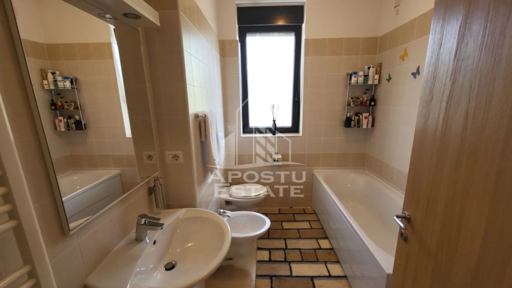 Apartament cu 3 camere,2 bai,mobilat,etaj 1,Dumbravita Kaufland