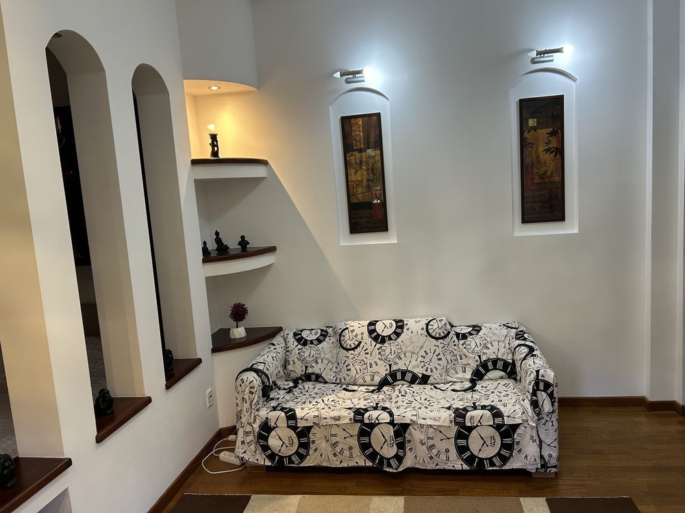 Inchiriez Garsoniera mare zona uniri