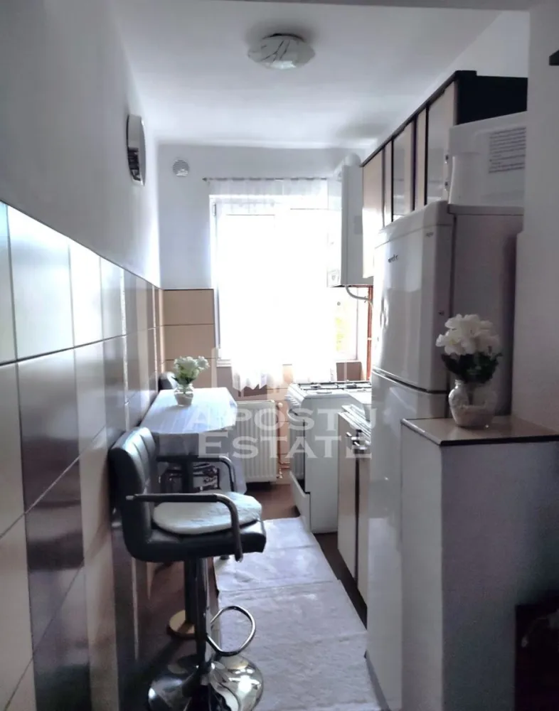 Apartament cu 3 camere, semidecomandat, renovat, Spitalul Judetean