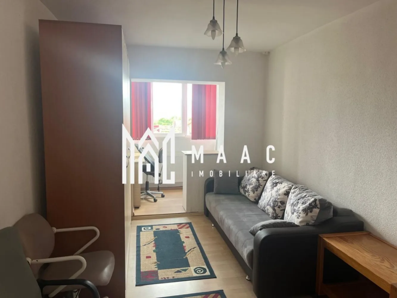 PET FRIENDLY I Apartament 3 Camere I Etaj 3 I Sos Alba Iulia - Îți prezentăm spre închiriere un apartament cu 3 camere, situat la etajul 3 din 7, într-un imobil într-o zonă bine conectată la facilități urbane. 
Cu o suprafață utilă de 68 mp, apartamentul este ideal pentru o familie, un cuplu sau persoane care caută un spațiu complet amenajat și gata de locuit.

Compartimentare și dotări:
✔️ Decomandat
✔️ 2 dormitoare
✔️ Living
✔️ Bucătărie separată
✔️ 2 băi
✔️ Balcon
✔️ Etaj 3 din 7
✔️ Complet utilat
✔️ Se acceptă animale de companie
✔️ Disponibil imediat

Locuința este luminoasă, bine întreținută și oferă confortul necesar pentru un trai relaxat. 

Acces rapid către mijloace de transport în comun, magazine, școli și alte puncte de interes.

Pentru mai multe informații sau pentru a programa o vizionare:ID: CP2555741