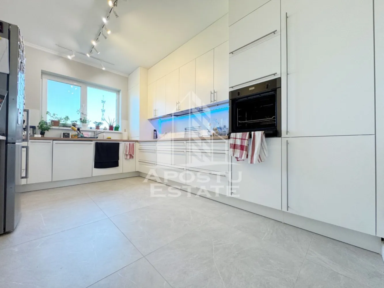 Duplex de vanzare, 5 camere, 120mp utili, 11mp terasa + balcon, Giroc