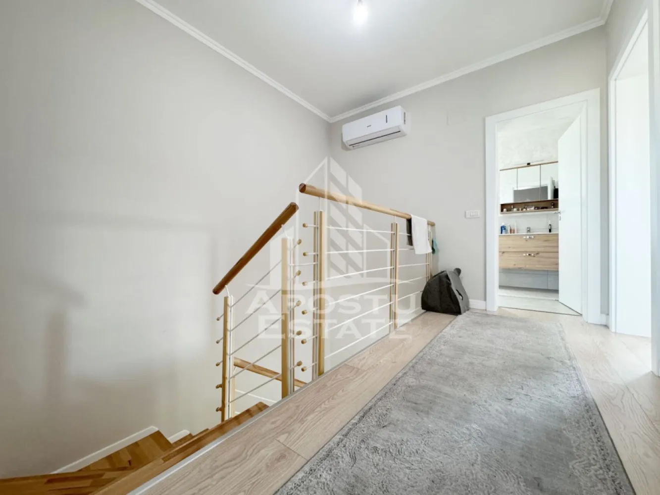 Duplex de vanzare, 5 camere, 120mp utili, 11mp terasa + balcon, Giroc