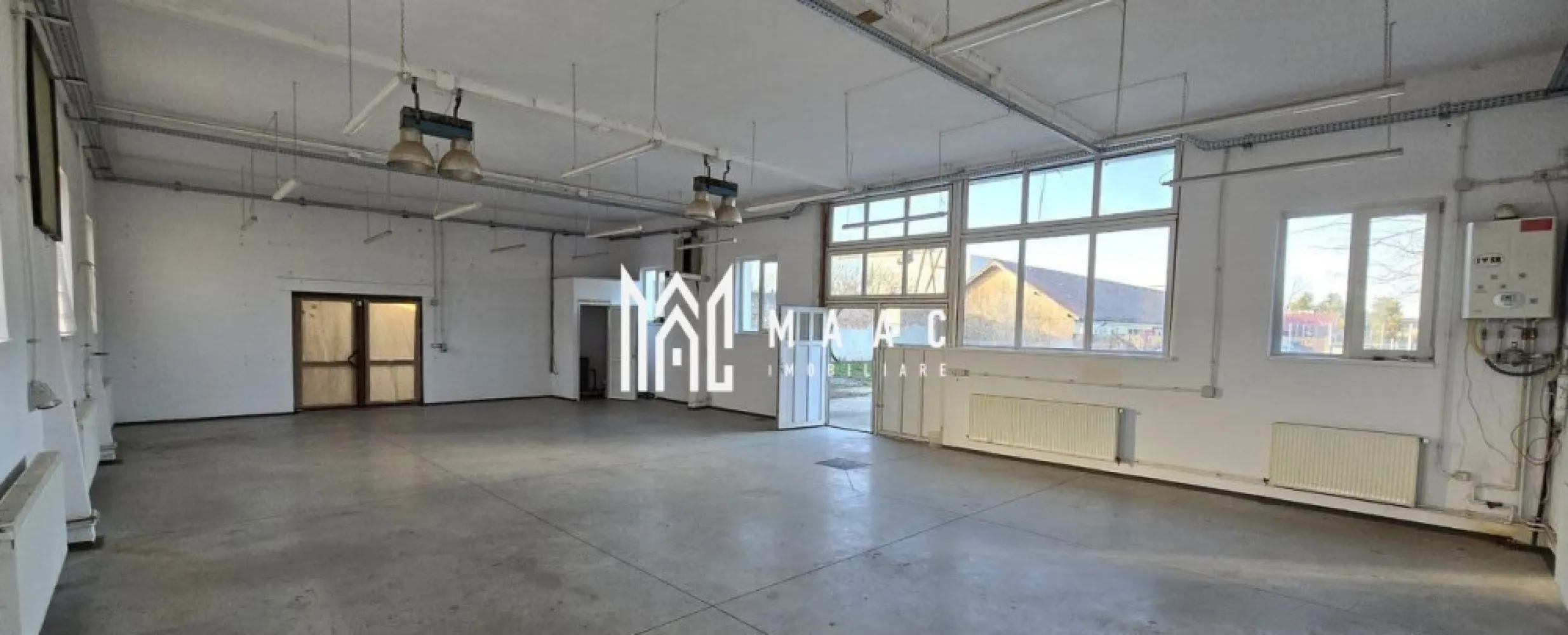 Hală încălzită | Curte proprie | Utilități - MAAC Imobiliare vă propune spre închiriere o hală open space, încălzită, cu capacitatea de 129 MPU, cu curte proprie de 690 mp, situată în Turnisor.

Imobilul beneficiază de toate utilitățile necesare desfășurării unei activități de depozitare sau producție.
Aceasta este dotată cu grup sanitar.

Pentru mai multe detalii, specificați CP2969086.