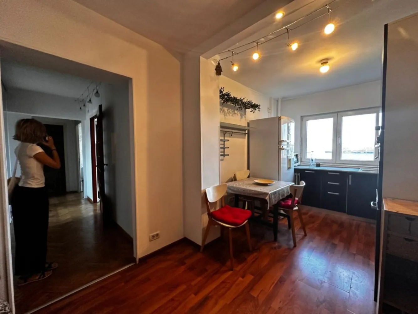 Banu Manta Titulescu apartament 2 camere mobilat de inchiriat