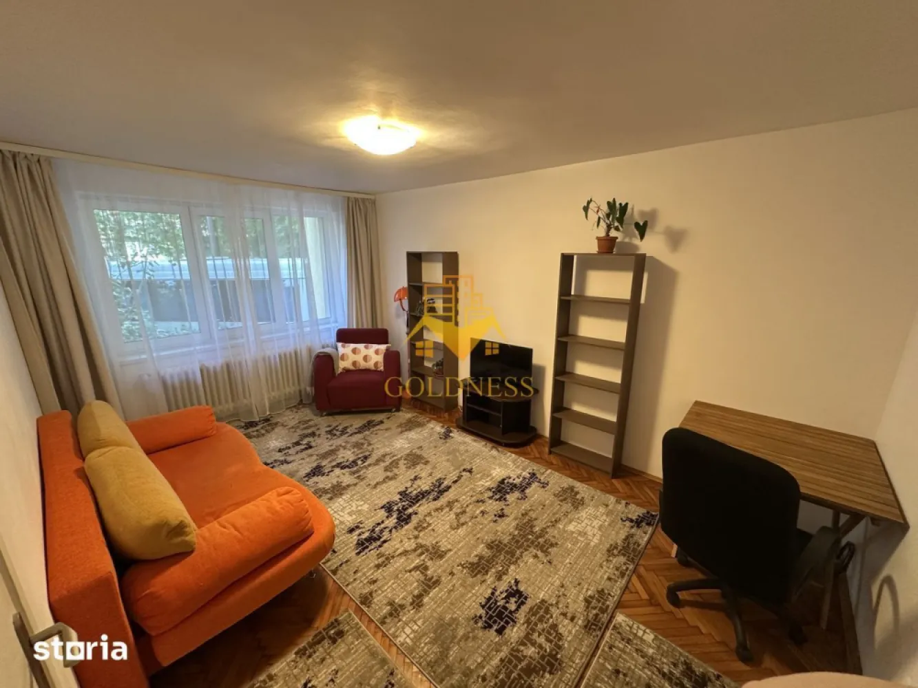 2 camere decomandate, Gheorgheni, FSEGA, Iulius Mall, Unirii - GOLDNESS Imobiliare vă propune spre închiriere un apartament cu 2 camere complet mobilat și utilat, la Parter într-un imobil de 4 etaje, în Cartierul Gheorgheni
Se află în apropierea stațiilor de transport în comun, magazine, restaurante, spații verzi, farmacii, etc. 

Apartamentul este compartimentat astfel:
 - dormitor cu canapea extensibilă, dressing, noptiere
 - dormitor cu canapea extensibilă, dressing
 - bucătărie complet utilată și mobilată, loc de servit masa 
 - baie cu dus walkin, calorifer port prosop și dulap pentru depozitare.

Imobilul este dotat cu toate cele necesare- termoficare cu contor, frigider, aragaz, hotă, mașină de spălat haine, etc. 

Dacă sunteți interesați de acest apartament și doriți să îl vizionați, dar și pentru alte oferte nu ezitați să ne contactați telefonic sau prin e-mail. Vă stăm la dispoziție!
Pentru intermediere se percepe un comision de 50% din prețul chiriei!