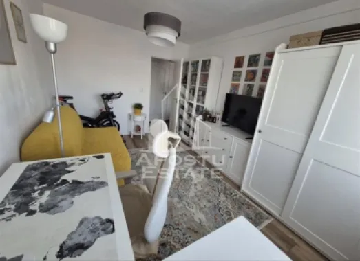 Apartament cu 3 camere de vanzare, decomandat, zona Sagului, Timisoara