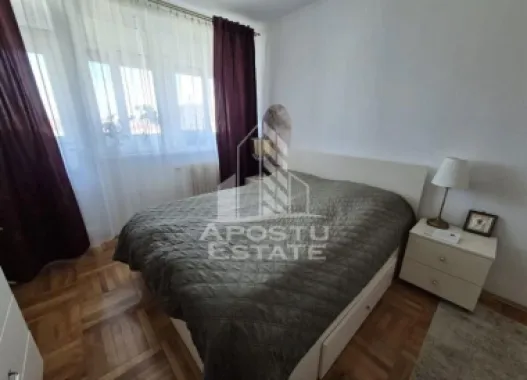 Apartament cu 3 camere de vanzare, decomandat, zona Sagului, Timisoara