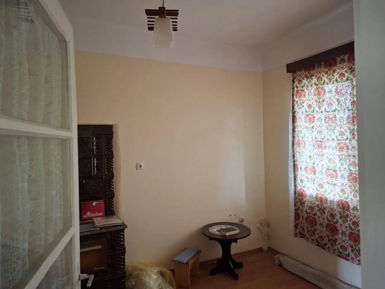 BRASADAS vinde casa individuala 8 cam 8.6a zona Baritiu. - Agenția imobiliara BRASADAS vinde apartament cu 8 camere si teren aferent de 860 mp. in zona Baritiu. 
Casa necesita renovare.
Www.brasadas.com.