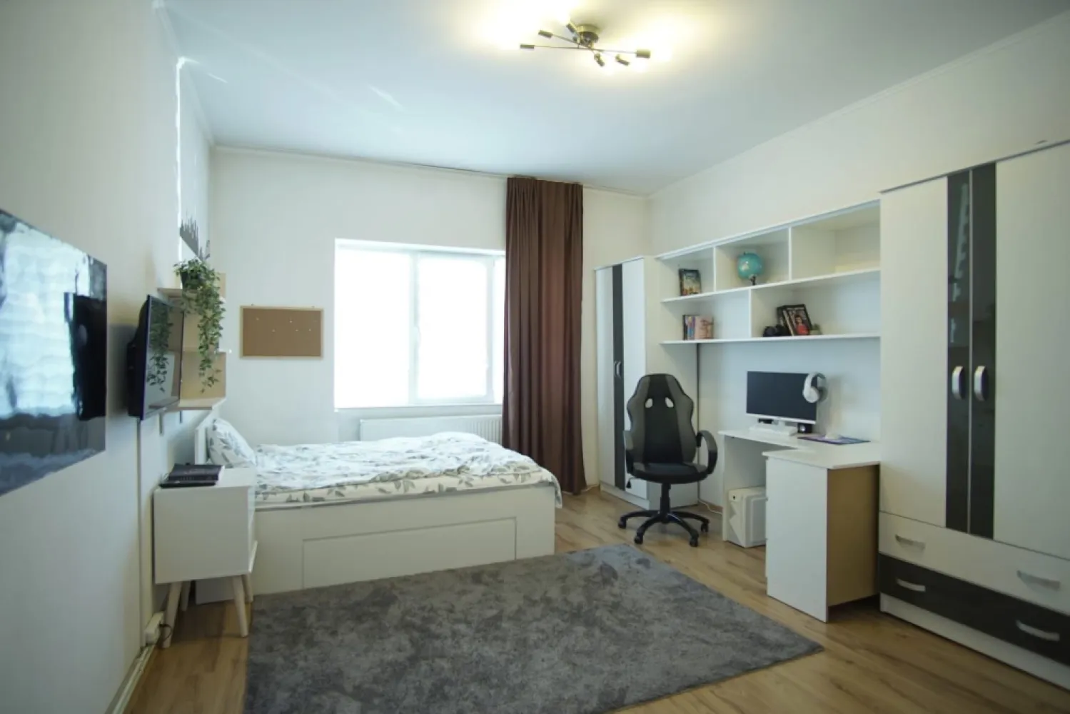 BRASADAS vinde casa individuala in zona Baritiu. - Agenția imobiliara BRASADAS vinde casa individuala in zona Baritiu. 
Www.brasadas.com