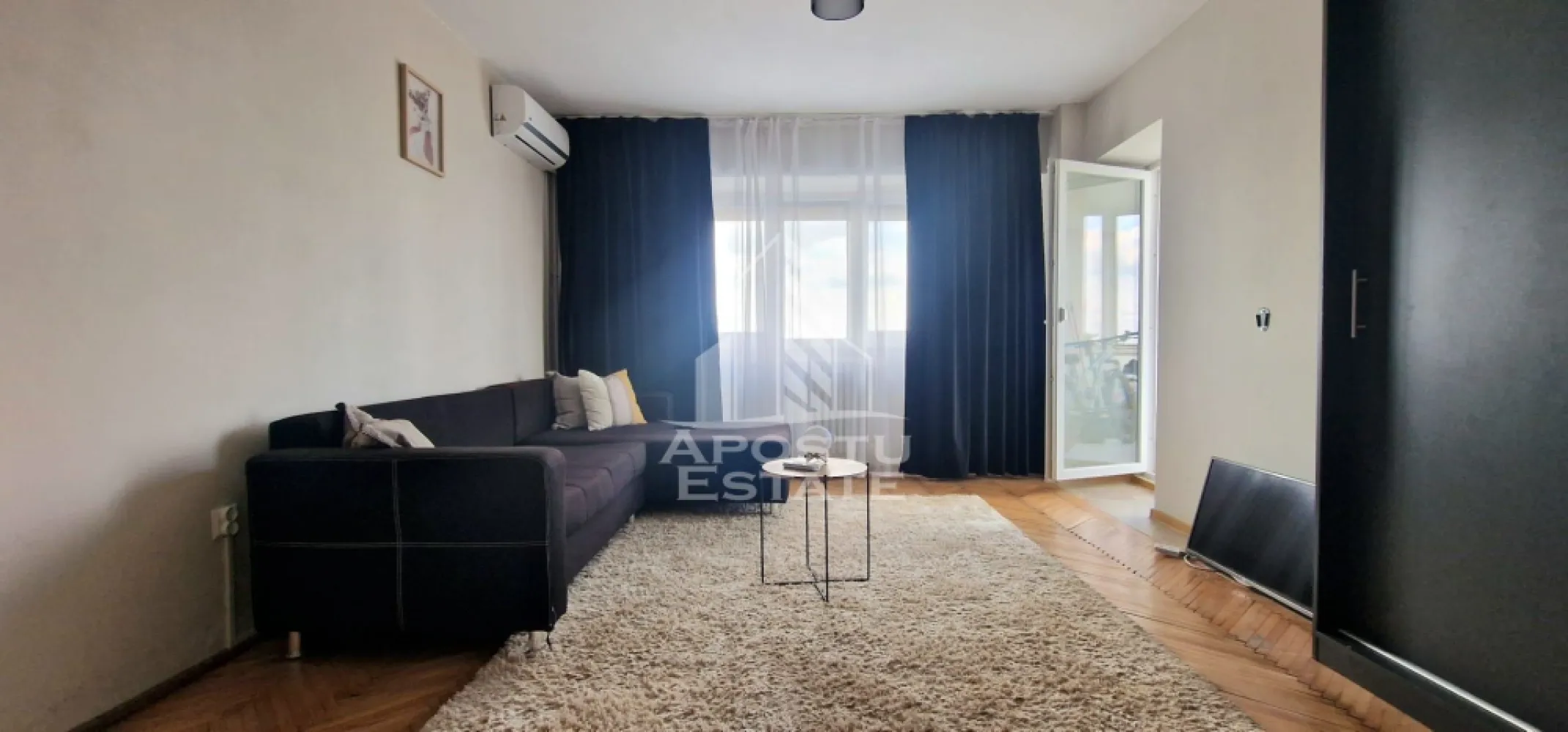Apartament 1 camera,zona Alfa - Apostu Estate vă oferă spre închiriere un apartament cu o cameră, situat în zona Alfa, într-o locație excelentă, aproape de mijloacele de transport în comun, oferind acces rapid către toate punctele de interes ale orașului.
Locuința beneficiază de o poziționare ideală pentru persoanele care își doresc confort și accesibilitate, fiind în apropierea numeroaselor locuri de joacă, parcuri și zone verzi, perfecte pentru relaxare și petrecerea timpului liber.
Apartamentul este potrivit atât pentru o persoană, cât și pentru un cuplu, oferind un ambient plăcut și funcțional.
Pentru mai multe detalii și programarea unei vizionări, contactați echipa Apostu Estate!
 CP3137847