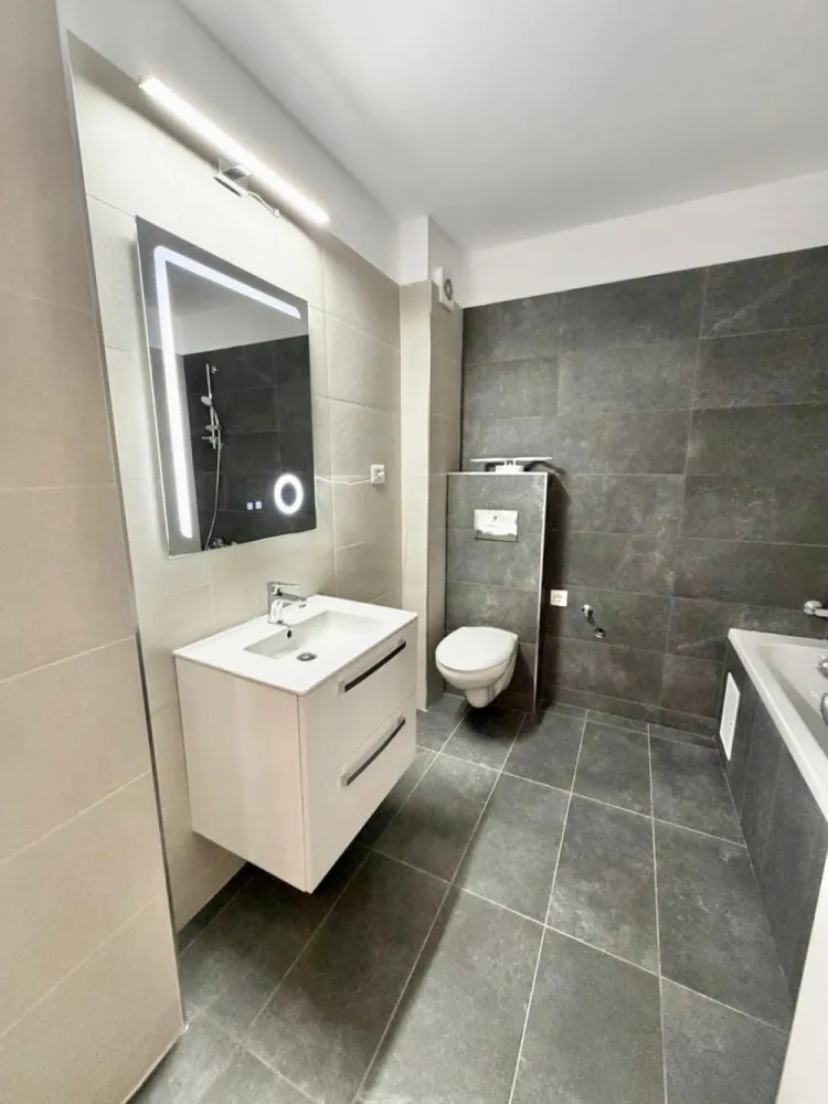 Garsoniera complet mobilata - bd. Timisoara 101N - loc parcare