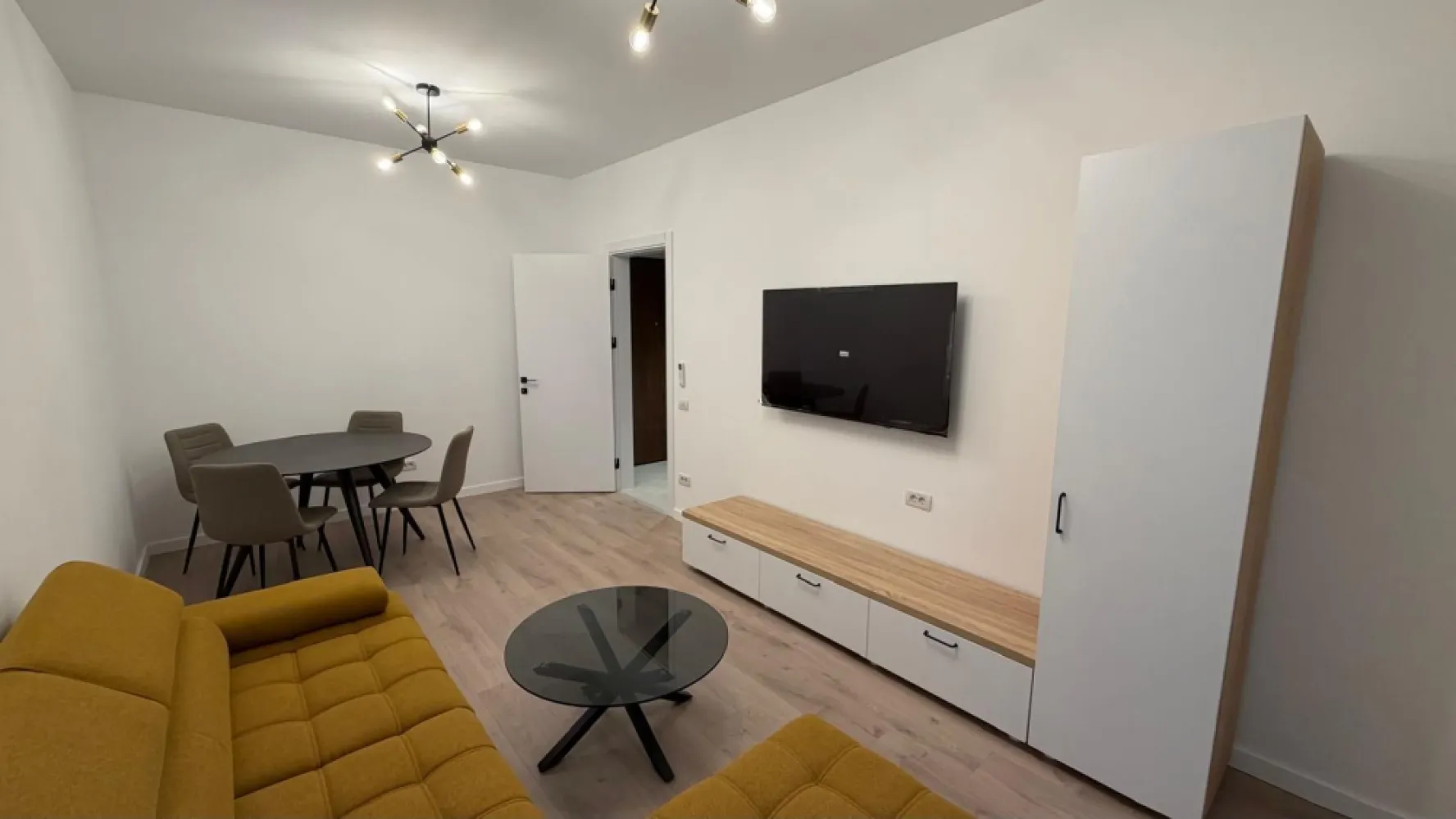 Apartament de Inchiriat - 2 Camere - 61 mp - Zona Grand Arena