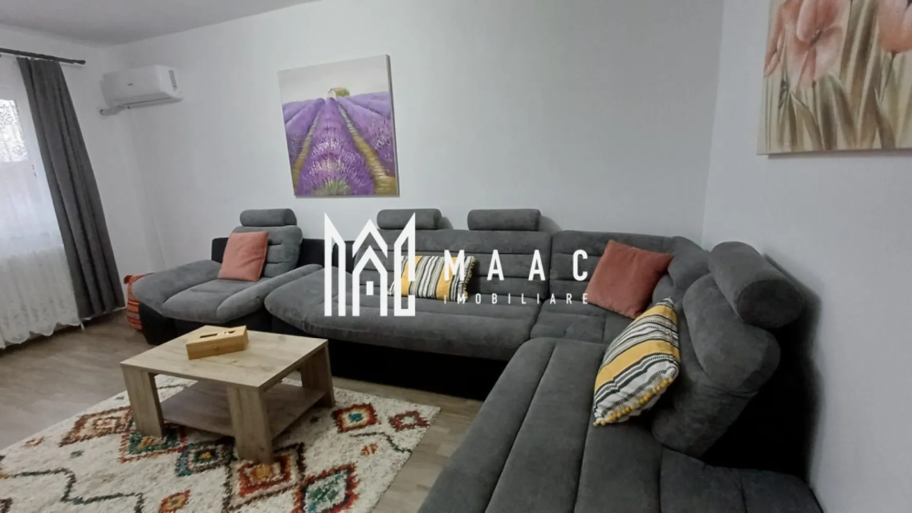 Apartament | 3 camere | Decomandat | Balcon | 73 MPU | Vasile Aaron - Maac Imobiliare vă propune spre vânzare un apartament cu 3 camere, cu o suprafață utilă de 73 mp, compartimentat eficient, bine întreținut și situat într-o zonă cu multiple puncte de interes. În imediata apropiere se regăsesc magazine, școli, stații de autobuz, iar grădinița este amplasată chiar la ieșirea din bloc, un avantaj important pentru familii. Compartimentare funcțională: bucătărie cu zonă de luat masa living complet mobilat 2 dormitoare mobilate baie cu geam pentru aerisire balcon închis dressing Dotări și finisaje: aer condiționat în fiecare cameră bucătărie complet mobilată și utilată balcon închis, utilizabil pe tot parcursul anului pivniță inclusă în proprietate Apartamentul se vinde complet mobilat, fiind ideal atât pentru mutare imediată, cât și pentru investiție. Compartimentarea eficientă, poziționarea excelentă și dotările existente oferă un nivel ridicat de confort și funcționalitate. Pentru mai multe detalii și programarea unei vizionări, vă invităm să contactați Maac Imobiliare, specificând ID: CP2888116 }}