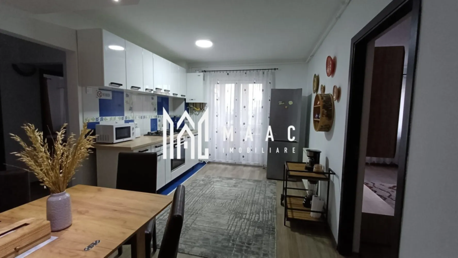 Apartament | 3 camere | Decomandat | Balcon | 73 MPU | Vasile Aaron