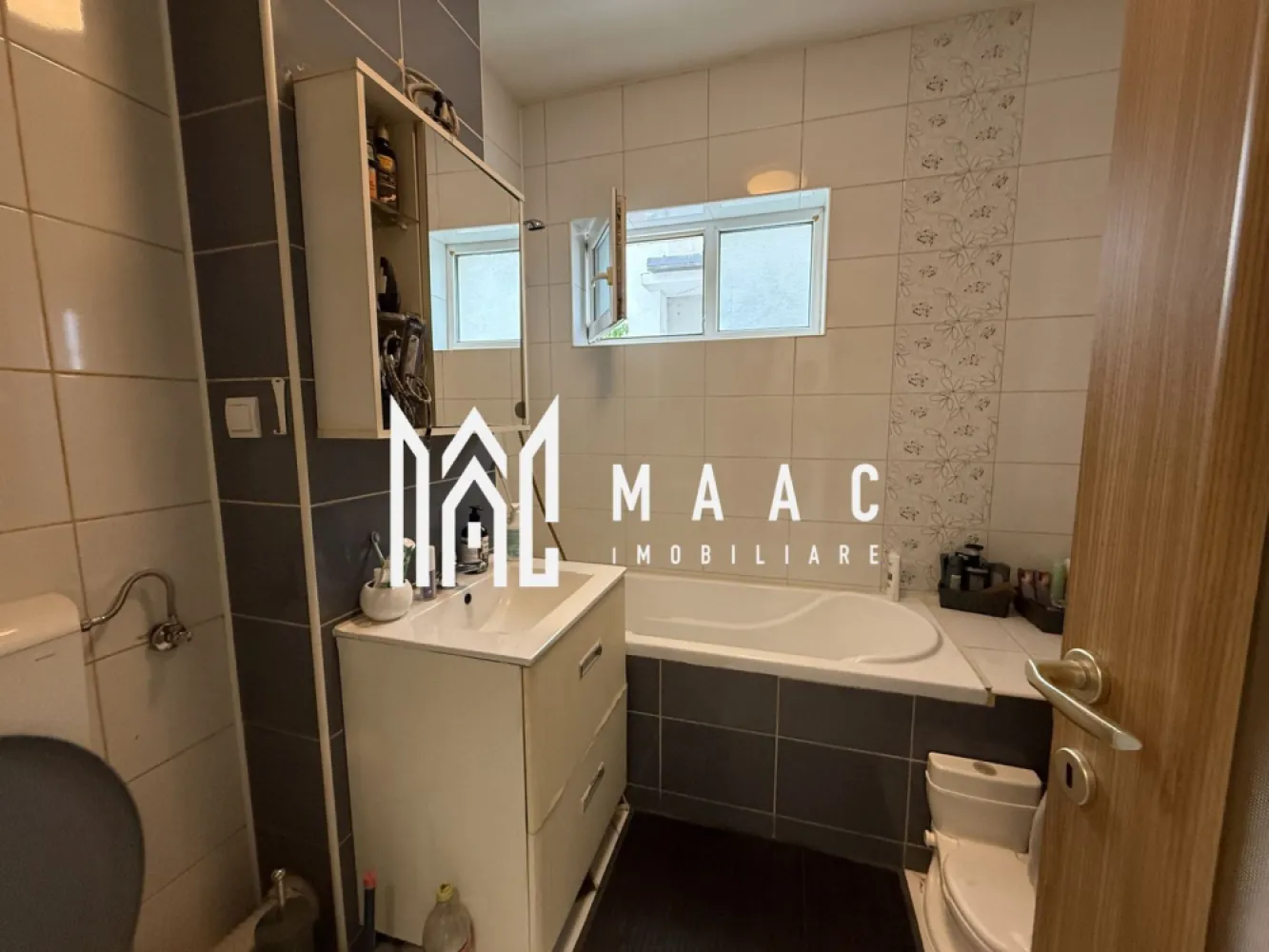 Apartament 3 camere | Terasa | 67 MPU | Parcare | Selimbar