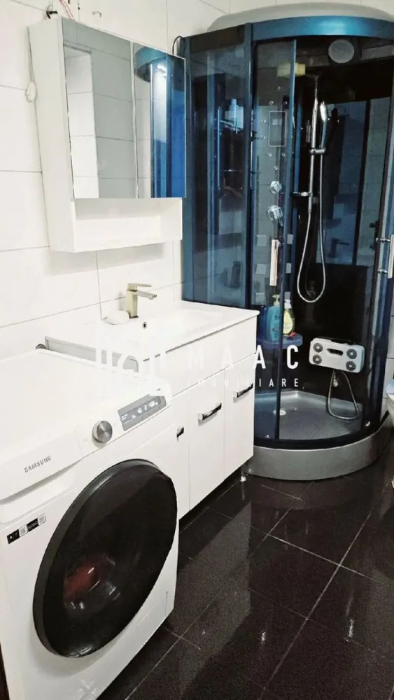 Apartament 2 camere | Nord | 38 mp | Parter | - MAAC Imobiliare vă propune spre vânzare un apartament cu 2 camere, situat în Zona Nord din Râmnicu Vâlcea, una dintre cele mai apreciate zone rezidențiale ale orașului. Amplasat la parter, în imediata apropiere a Școlii Nr. 2, imobilul reprezintă o oportunitate excelentă atât pentru locuit, cât și pentru investiție sau desfășurarea unei activități profesionale.
Caracteristici:
Apartament cu 2 camere
Situat la parter
Zona Nord – Școala Nr. 2
Suprafață utilă: 29,22 mp
Balcon: 9,77 mp
Boxă de aproximativ 10 mp
Disponibil imediat
Complet mobilat și utilat
Compartimentare:
Living
Dormitor
Bucătărie
Baie
Hol
Balcon generos
Boxă pentru depozitare
Dotări:
Mobilat complet
Utilat complet
Spații de depozitare suplimentare
Balcon spațios
Boxă proprie
Locuință pregătită pentru mutare imediată
Avantaje:
Poziționare excelentă într-o zonă cu cerere ridicată
Lângă Școala Nr. 2
În apropiere de Spitalul Sadmed
La câteva minute de Piața Nord
Acces rapid către magazine, farmacii și mijloace de transport
Ideal pentru locuit sau investiție
Potrivit pentru salon de înfrumusețare, cabinet de masaj, birou, cabinet de consultanță sau alte activități profesionale
Acces facil datorită poziționării la parter
Această proprietate oferă un excelent raport între locație, funcționalitate și potențial investițional, fiind o alegere inspirată pentru cei care își doresc o locuință practică sau un spațiu pentru dezvoltarea unei afaceri.
Pentru mai multe informații și programarea unei vizionări, echipa MAAC Imobiliare vă stă la dispoziție.ID 3137222