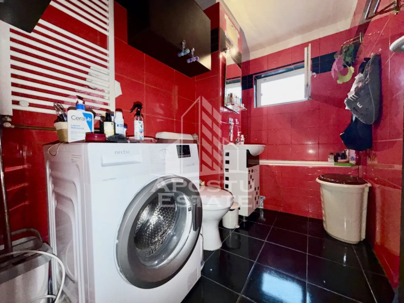 Apartament cu 3 camere,semidecomandat,centrala proprie ,zona Girocului