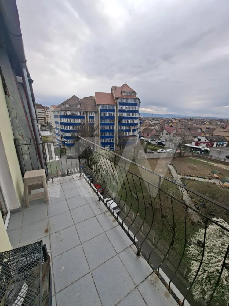 Apartament 3 camere, 2 bai, 2 balcoane de vânzare 75mp TEREZIAN