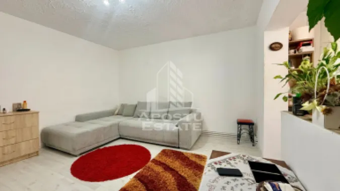 Apartament cu 3 camere, curte si boxa de vanzare, Zona Simion Barnutiu