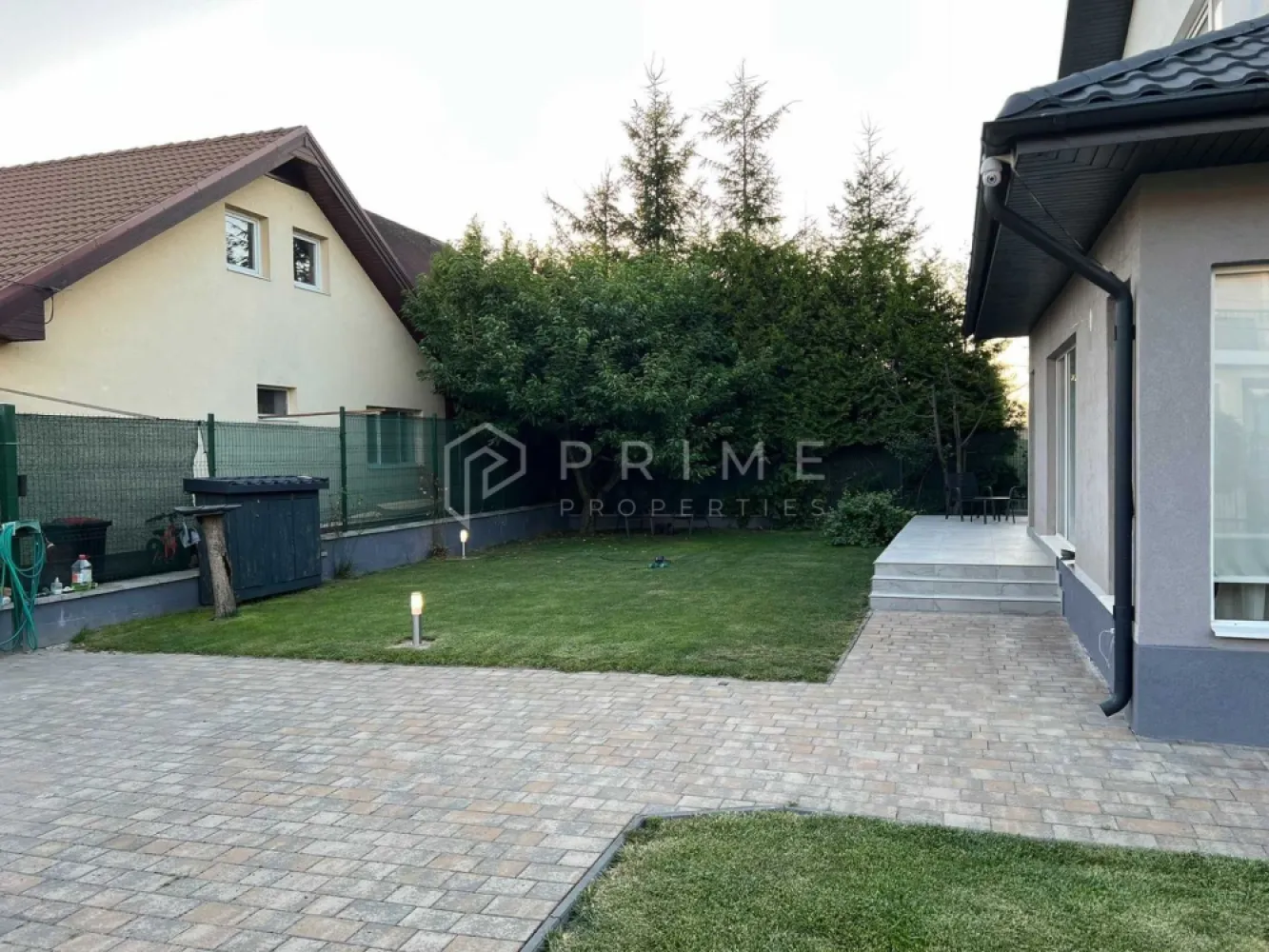 DE VÂNZARE: Casă Modernă „La Cheie” (175 mp) | 7 Noiembrie