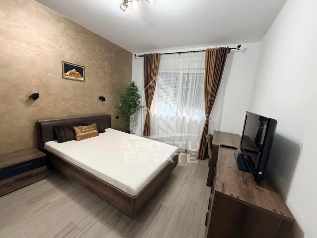 Apartament cu 2 camere, de inchiriat, Giroc, Curte Proprie