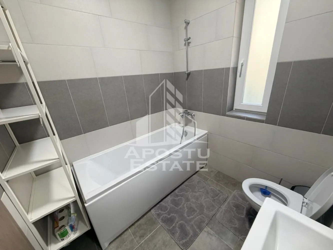 Apartament cu 2 camere, de inchiriat, Giroc, Curte Proprie
